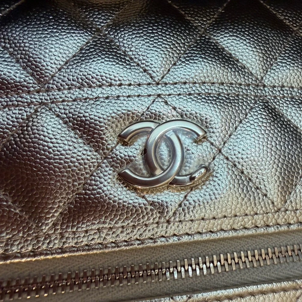 CHANEL Gold Quilted Vanity Satchel with Chain Handle - Picture 3 of 4